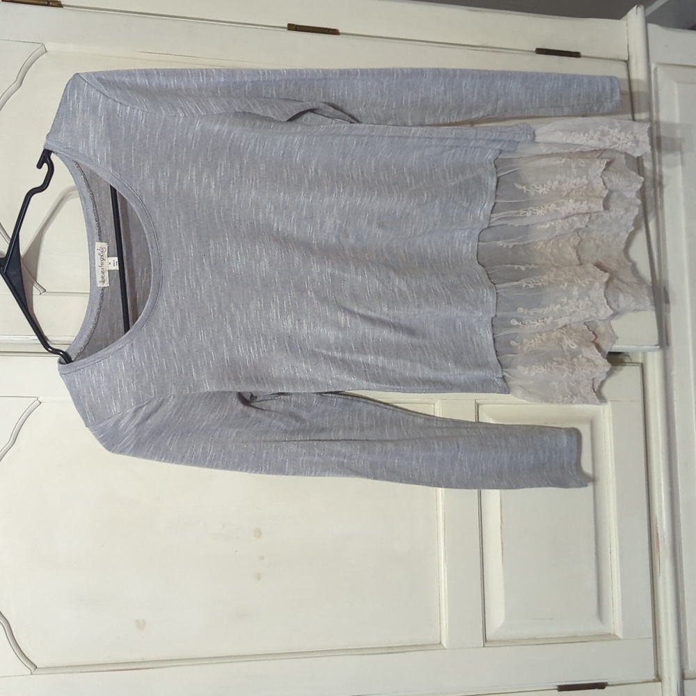 Love on a hanger- Grey Long sleeve blouse - Size Medium